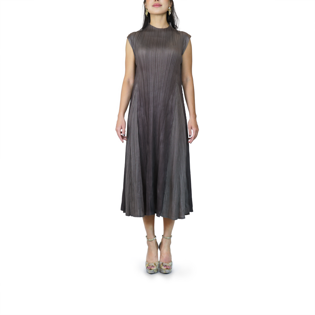 Pleated diagonal-cut ruffle dress