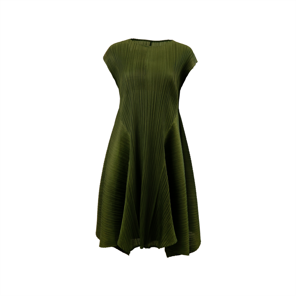 A shape pleated draping dress
